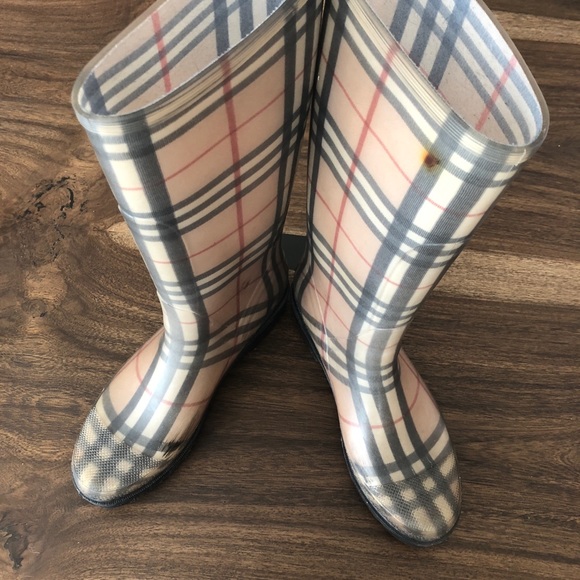 Burberry rain boots size 8 - Picture 7 of 8